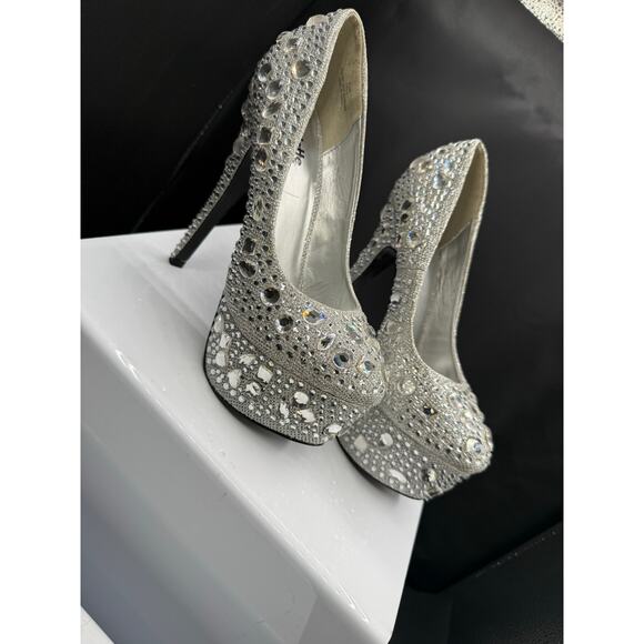 Charlotte Russe Silver Rhinestone 6” Stiletto Heels - Size 8W - Picture 3 of 10